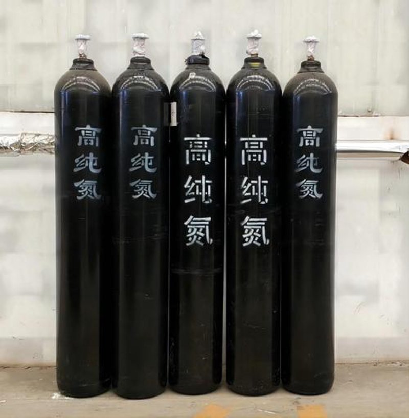 高纯氧气在现代工业中扮演着重要角色,特别是在医疗和化工领域。本文将通过案例解读的方式,深入探讨如何正确使用高纯氧气及其优势。