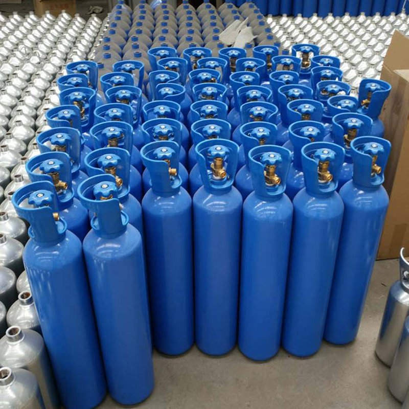 高纯氮气在工业生产中的应用越来越广泛,那么不同厂家提供的高纯氮气有何区别?今天我们就来对比一下。